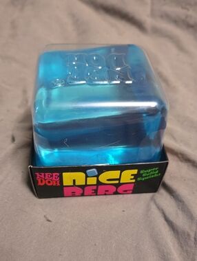 NeeDoh Nice Berg Super Solid Squish - Blue
